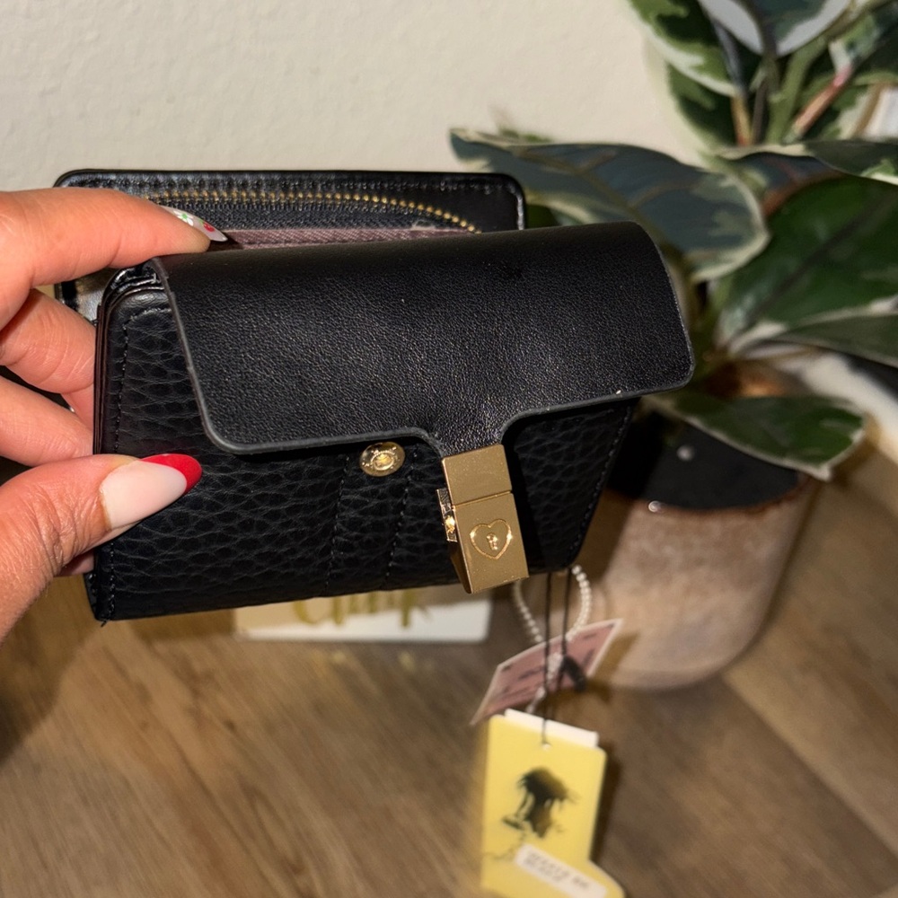 Black Leather Small Fold Wallet - Picture 5 of 14